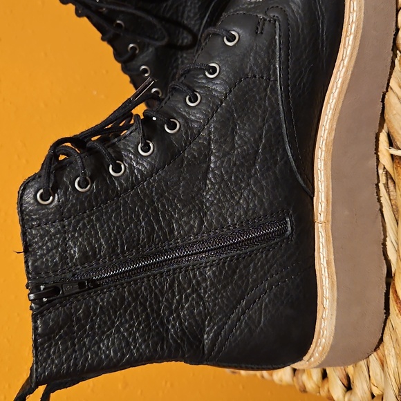 Clarks Trace Pine Black Leather Women's Side Zipper Tie Ankle Boots Sz.10 - Picture 5 of 8